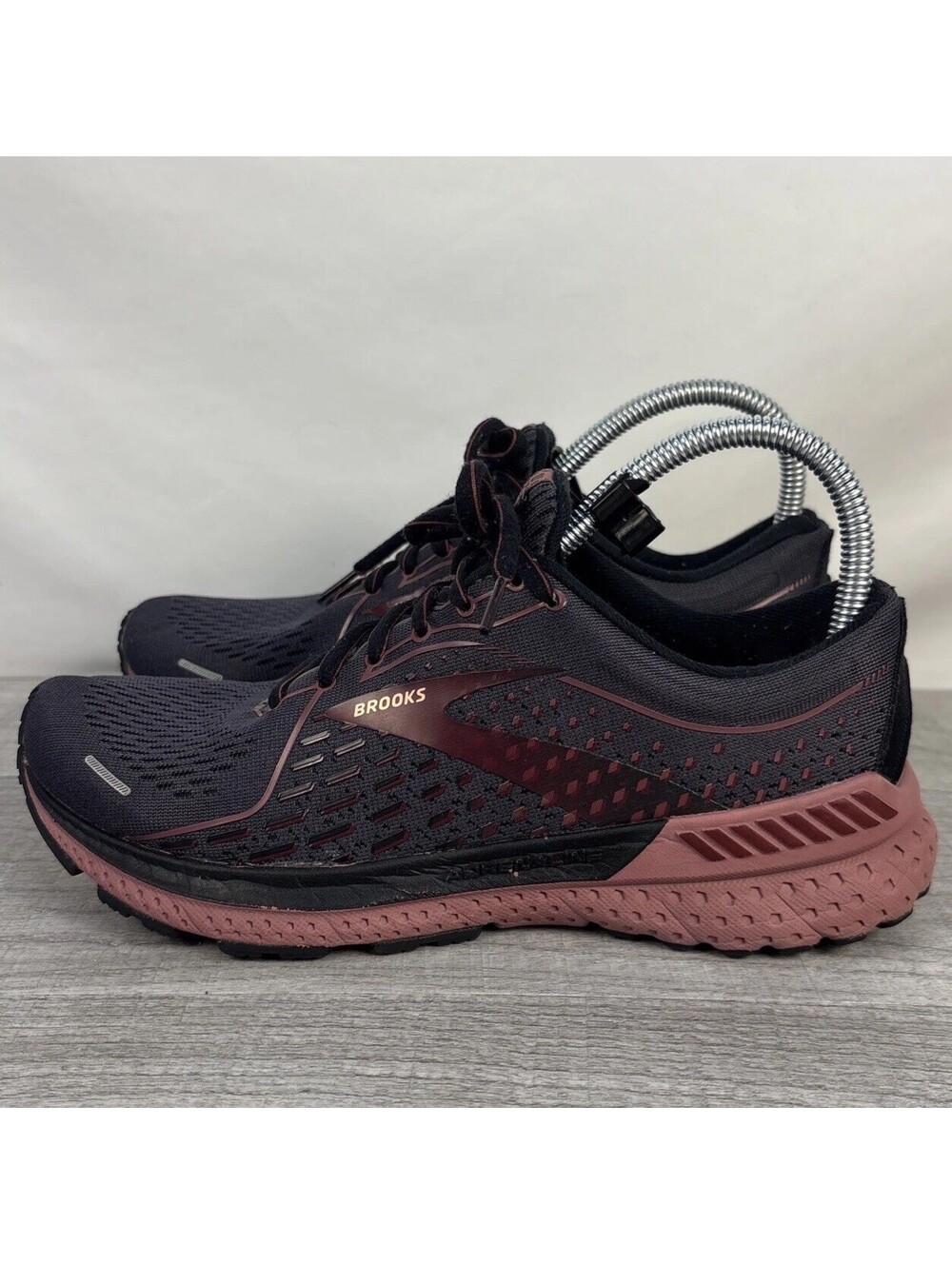 Brooks Adrenaline GTS 21 Women’s Size 8.5 Wide